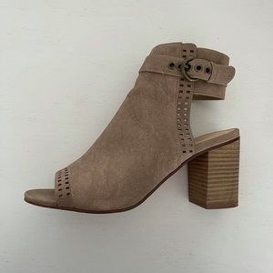 Francesca’s Open Toe Booties- New Size 7!